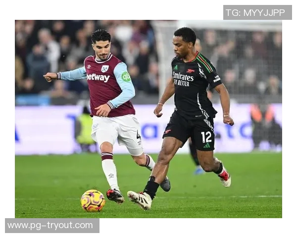 西甲激战：多特蒙德险胜阿森纳红牌事件引发全场热议